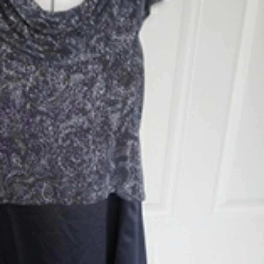 Dress - Picture 3 of 4